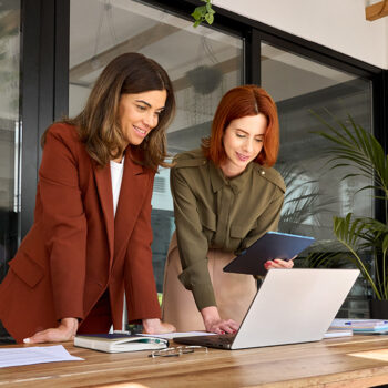 BLOG-02-Women-Leader Breaking Barriers: The Rise of Women Leaders in the Modern Workplace